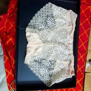 Lace bikini bottom